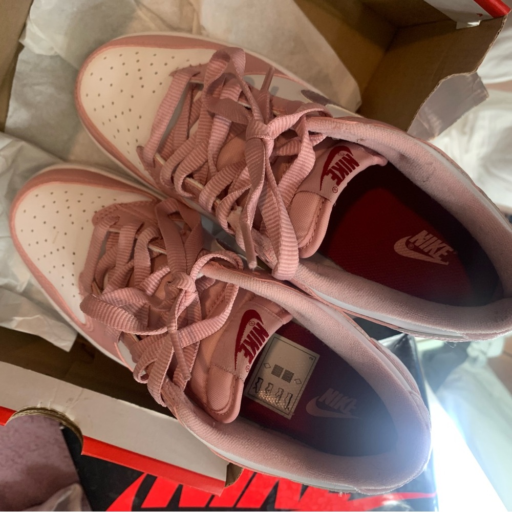 Pink Nike dunks - Picture 4 of 5